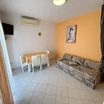 Pulic Apartment *